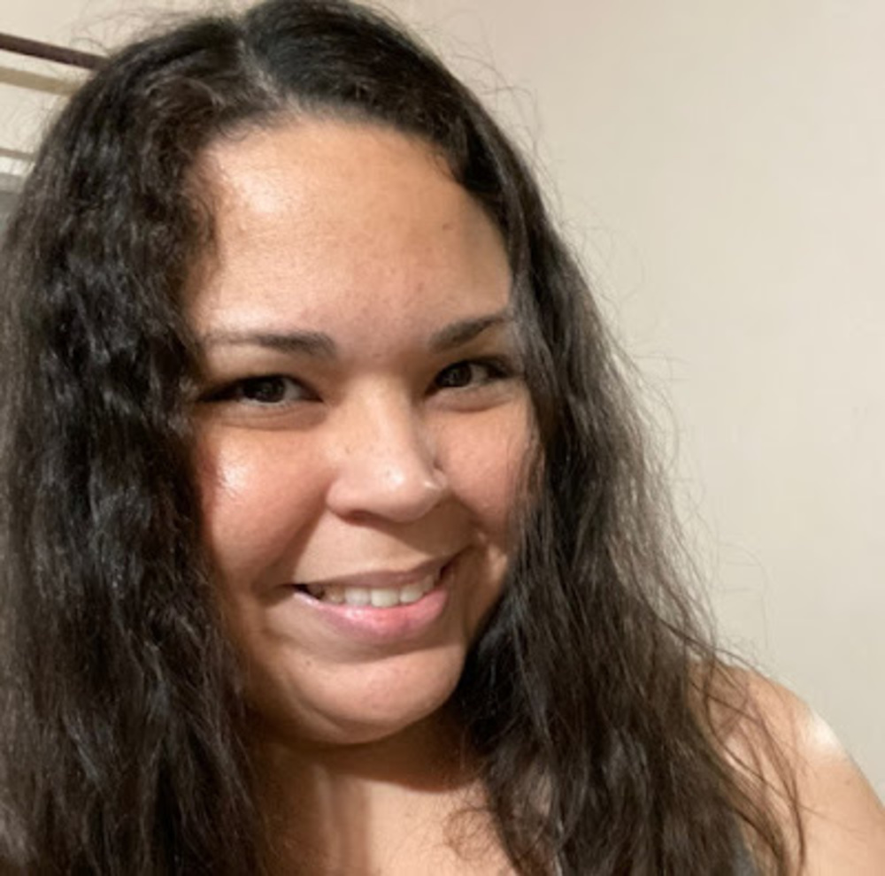 Meet your Posher, Yaseira